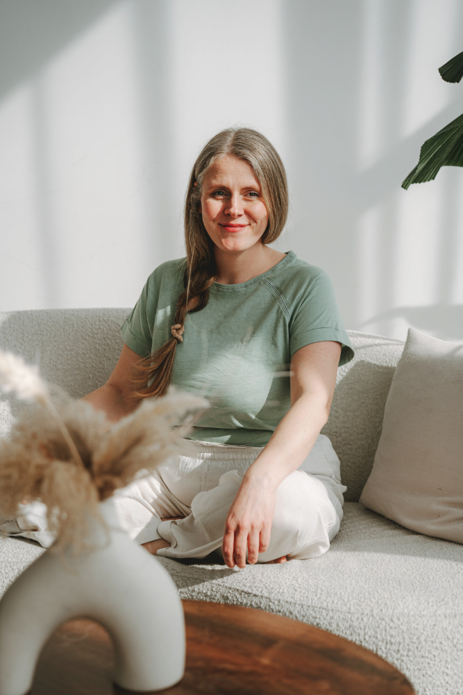 Hebamma Lena Sich Portrait